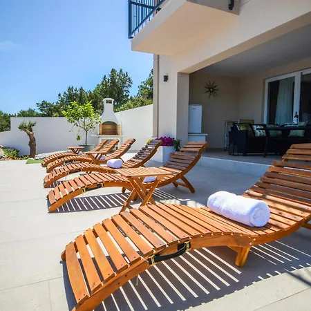 Villa Veli Rat Willa *