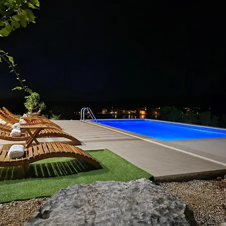 Villa Veli Rat * Veli Rat