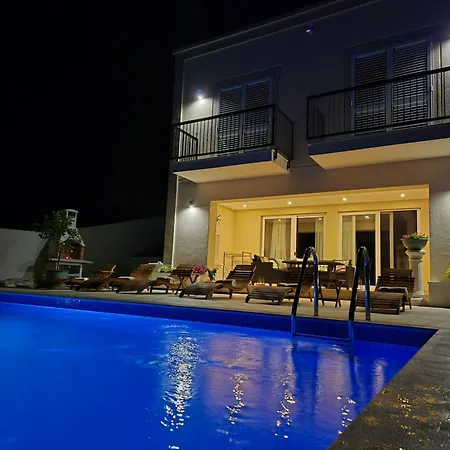 Villa Veli Rat *